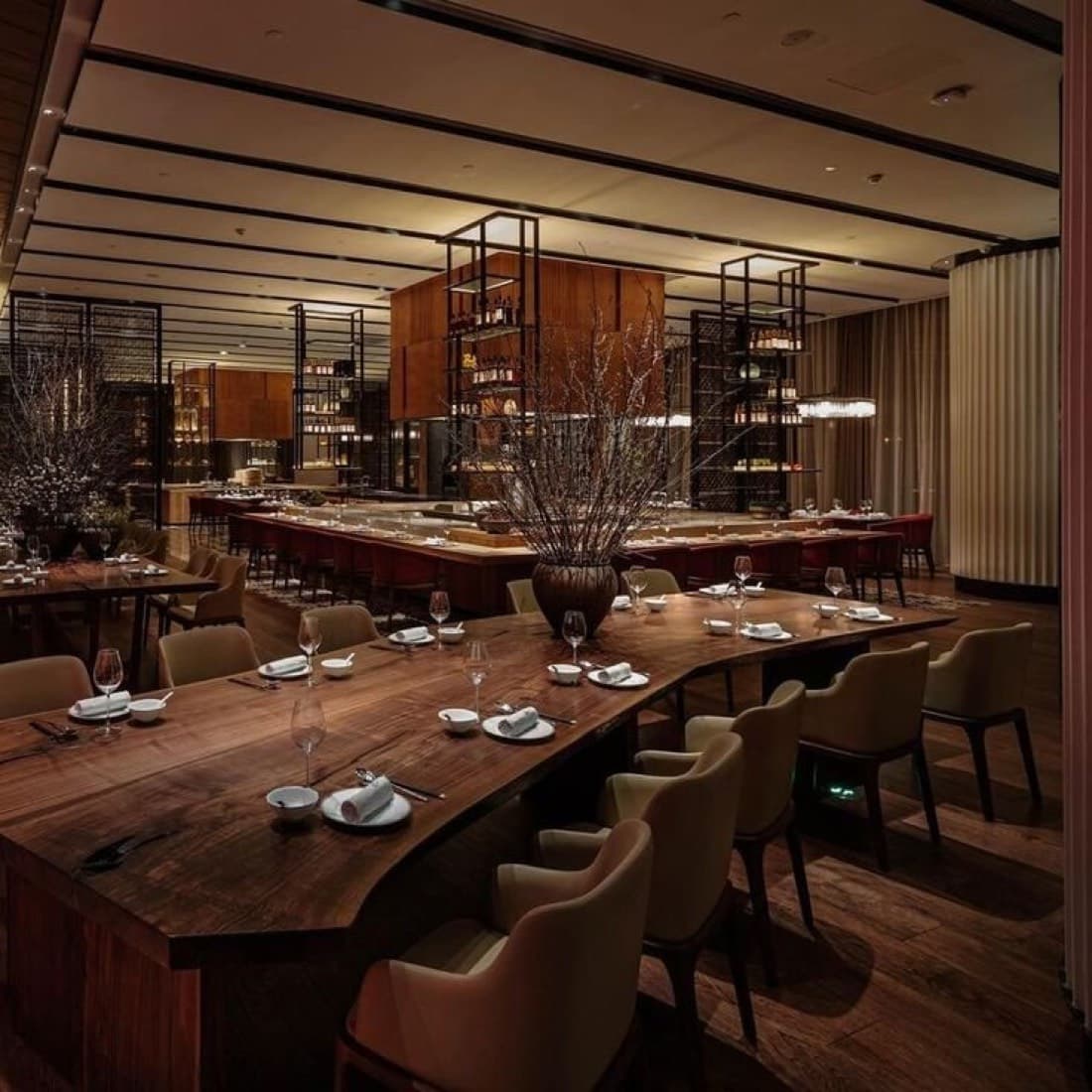 Xin Rong Ji is useful for understanding high-end regional Chinese cooking through seafood, sourcing, and restraint.