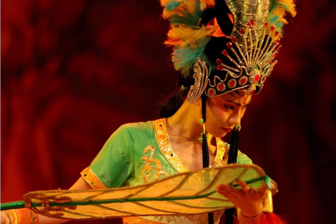 A Night Out in Old Beijing: Peking Opera, Teahouses and Crosstalk Without Feeling Lost visual