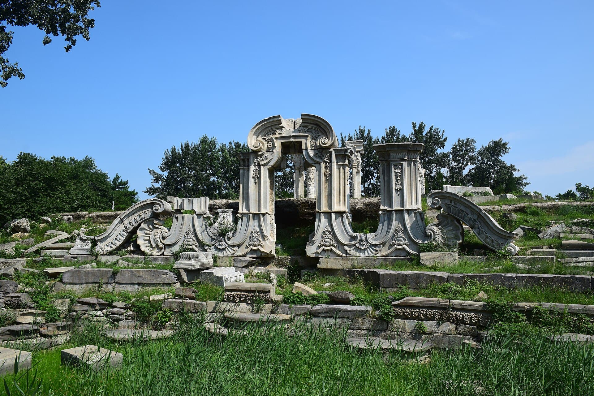 The Dashuifa ruins at Yuanmingyuan make the Old Summer Palace feel like history you have to reconstruct.