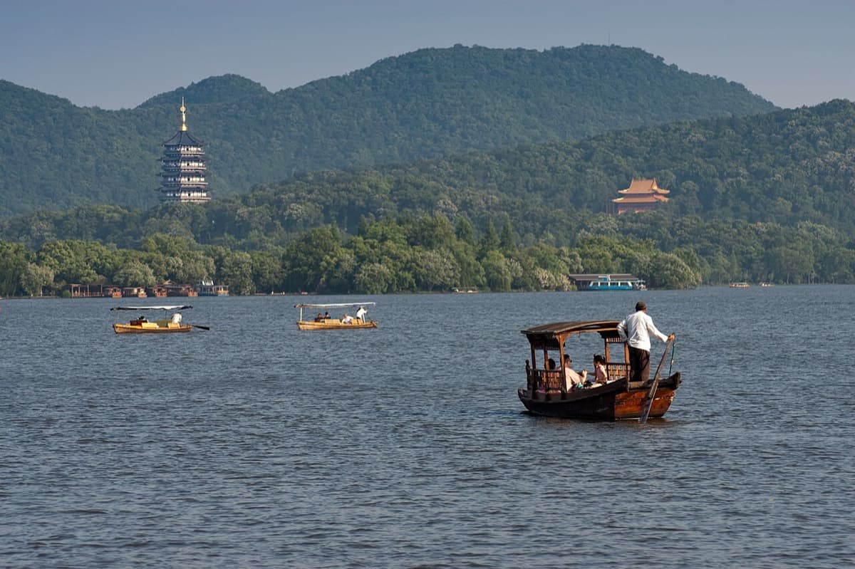 How Many Days Do You Need in Hangzhou? 1, 2 and 3-Day Routes That Actually Work visual