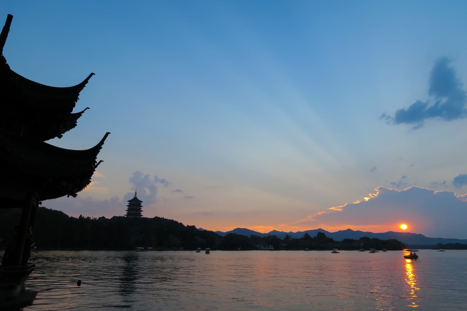 Leifeng Pagoda at Sunset: The West Lake View That Comes With a Love Story visual