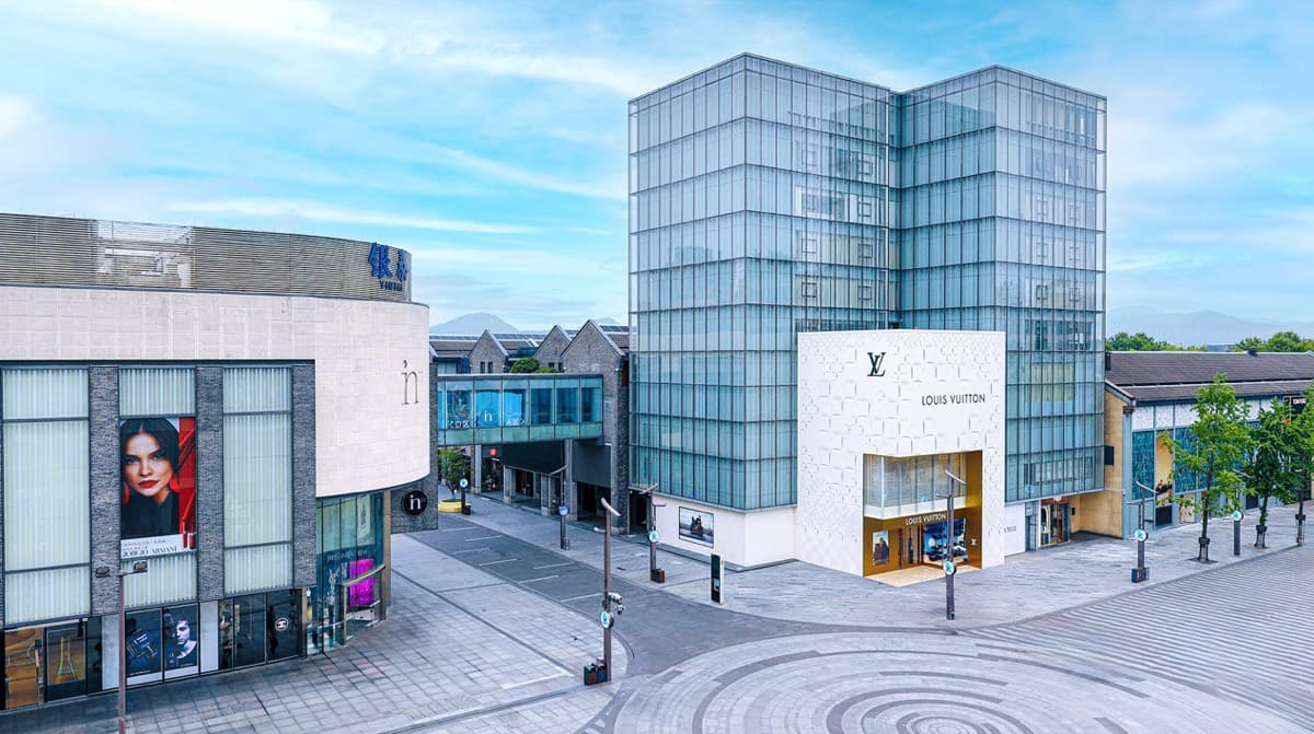 What to Buy in Hangzhou: Silk, Longjing Tea, in77 Shopping and Tax Refunds That Save Airport Time visual
