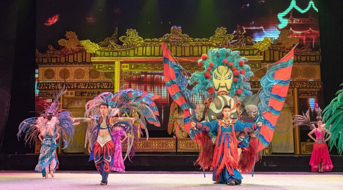 Sichuan Opera in Chengdu: Where Face-Changing Is More Than a Tourist Trick visual